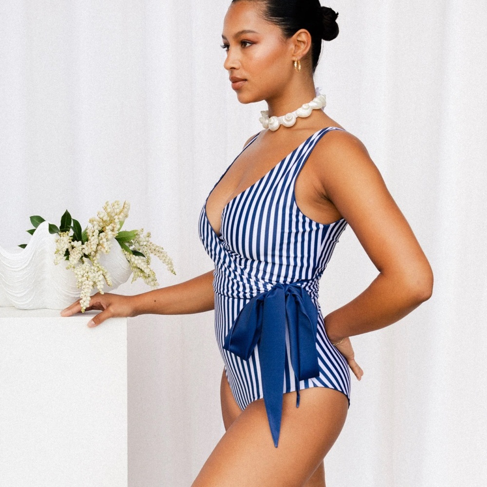 BAIIA Swim Navy Blue and White Hamptons Reversible Bikini Wrap Top NWT